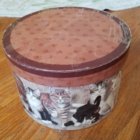 Kitty City keepsake Vintage Jewelry box. - Picture 6 of 8